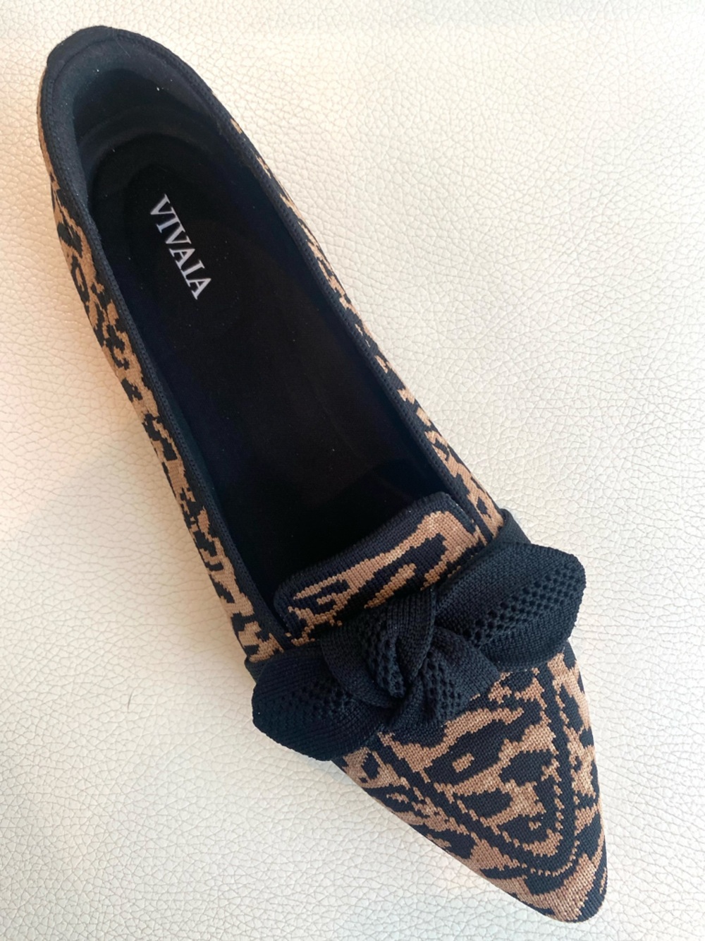 VIVAIA Knit Pointed Toe Flats Leopard Knit with Bow Size 7 (37.5)  EUC